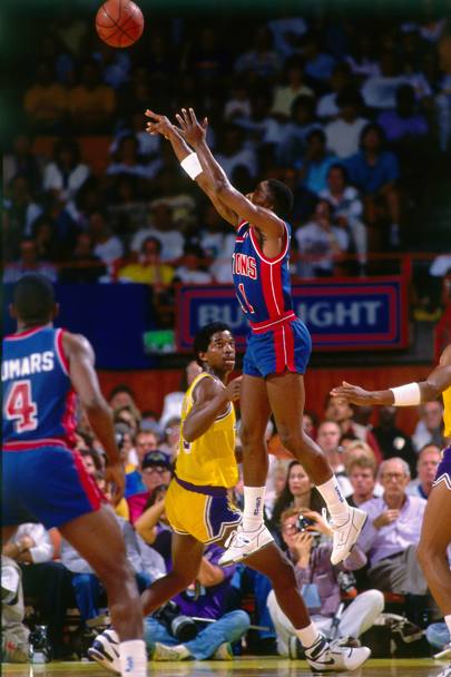 1988 Detroit Pistons vs Los Angeles, Isiah Thomas al tiro (Nba)